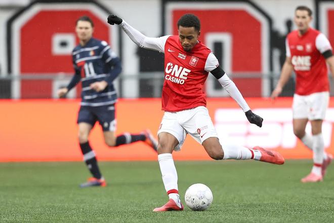 间的默契配 间的默契配