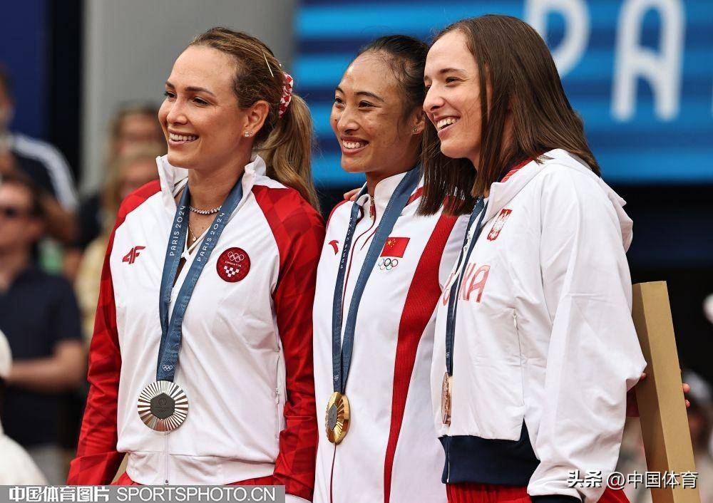 申京在采访 申京在采访