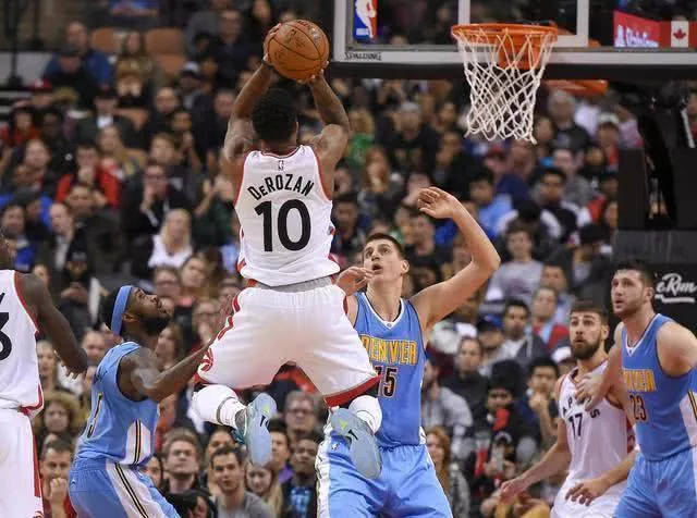 季前赛中 季前赛中