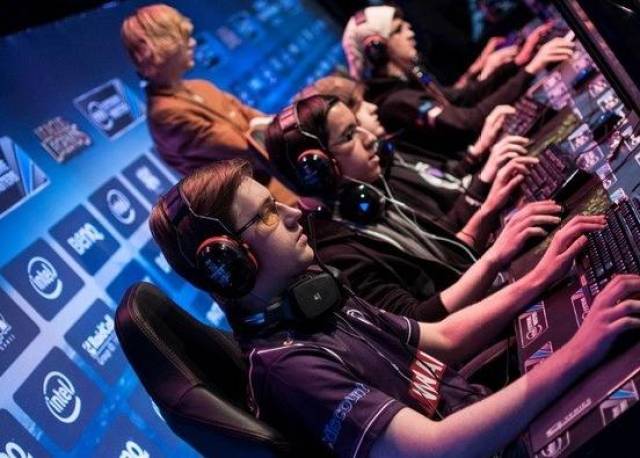 斯的关系不 斯的关系不