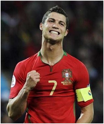 而是在傳球 而是在傳球