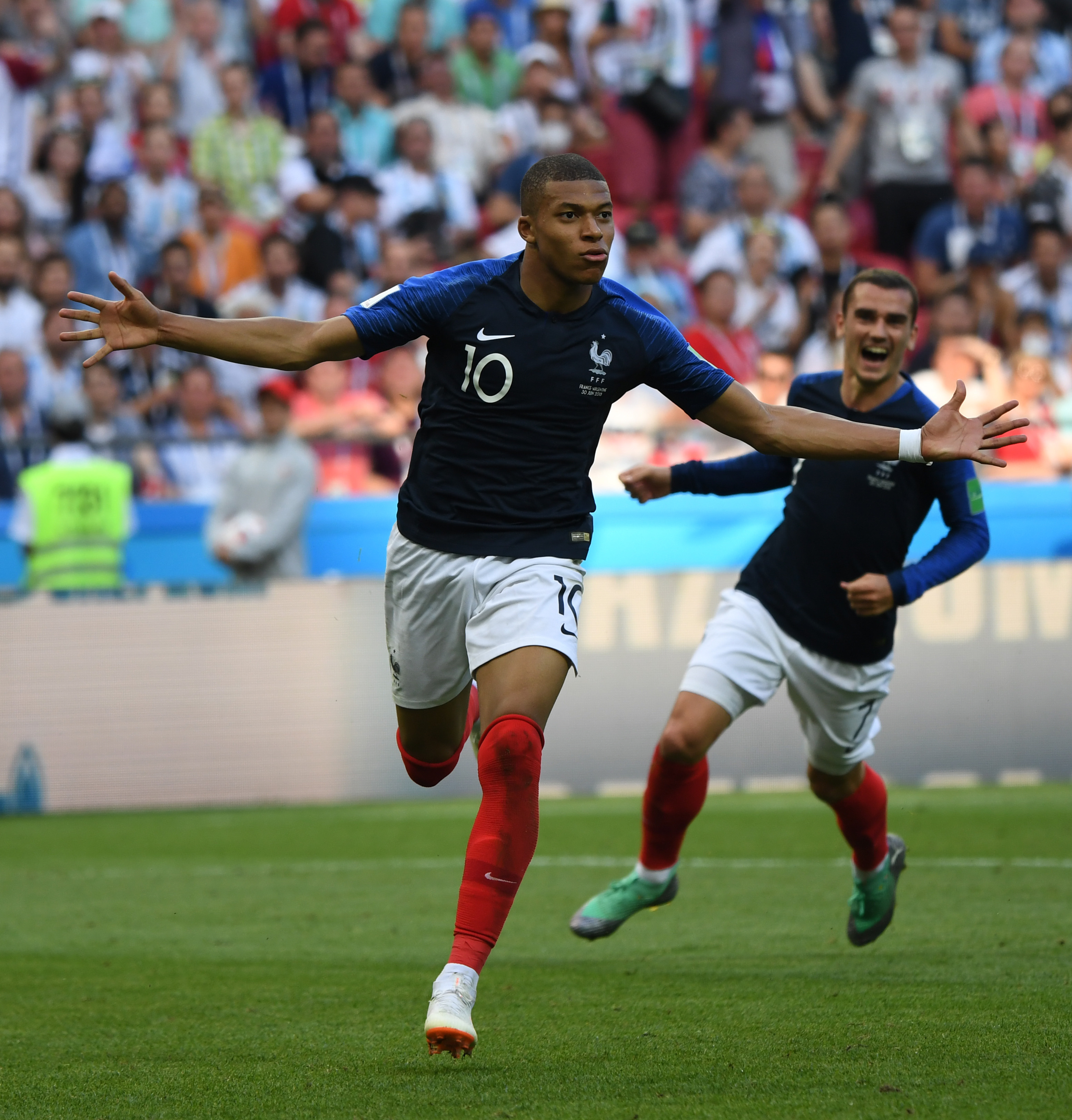 浓眉复出 浓眉复出